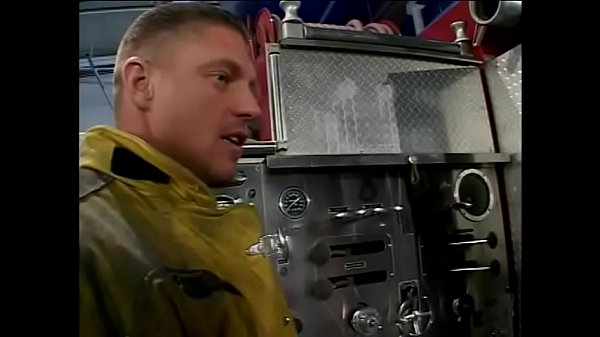 Instead of taking part in excursion babe gets fucked near the fire-engine