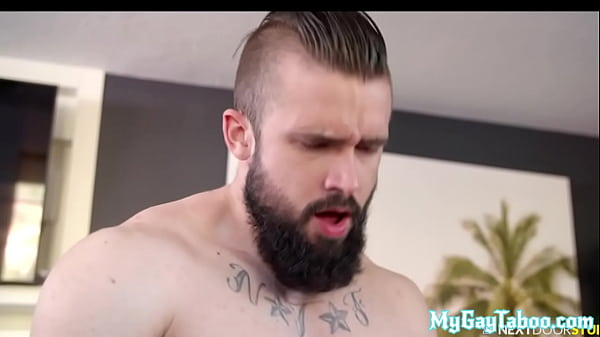 Stepbrother stud enjoys barebacking after cocksucking