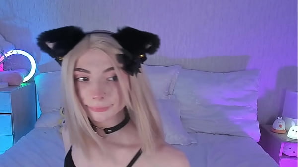 Trans Loves To Show Her Ass 