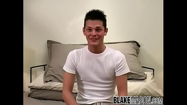 Hot hunk masturbating his throbbing cock 