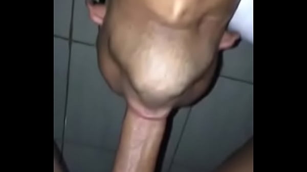 Meti o pau na garganta do novinho