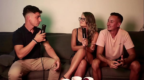 Pediram um fetiche pra engravidar, foi dif&iacute;cil contar para a fam&iacute;lia, j&aacute; broxou, e quando encontrou um cuckold e hotwife... - Michael Douglas (WATCH ON: SHEER/RED)