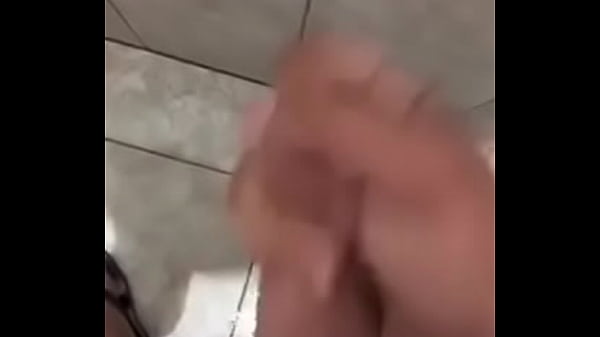 Cunhadinho h&eacute;tero batendo uma pra mim