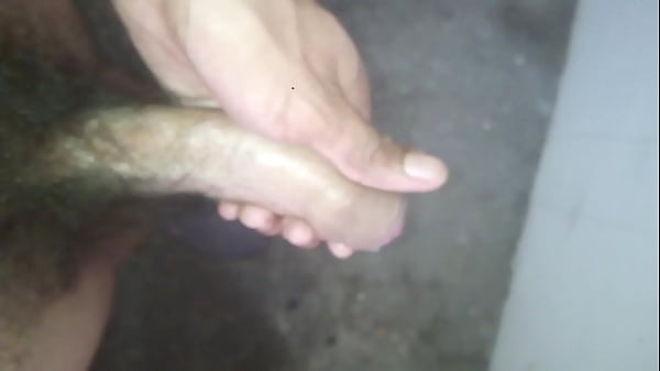 Gran Pen&eacute; siendo masturbado 