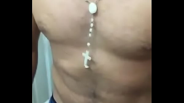 Hetero mostrando su rica verla bien dura 