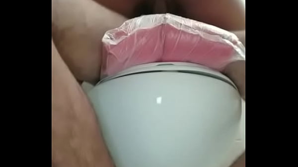 Dando no banheiro pro meu macho  