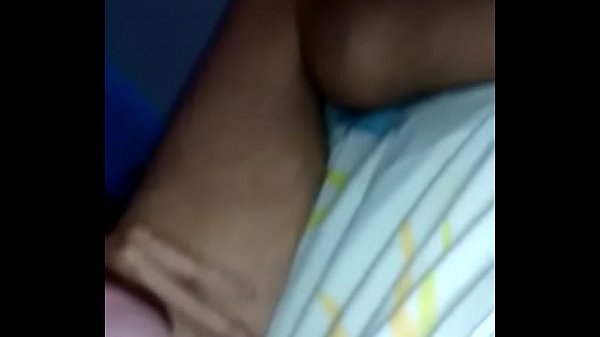 paisa masajeando su verga 