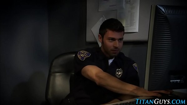 Well hung dude sperm soak