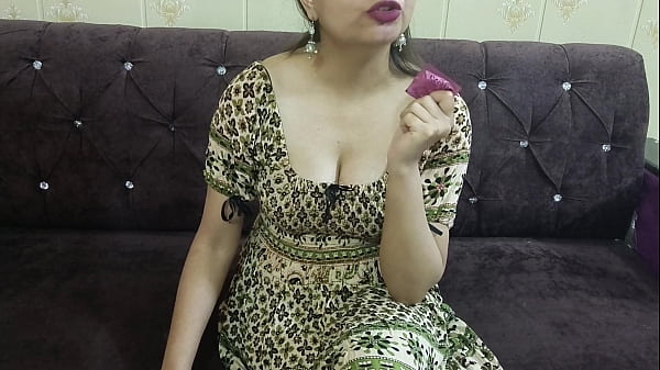 Horny Step Sister smokes and gets fucked with Bihari step brother in hindi