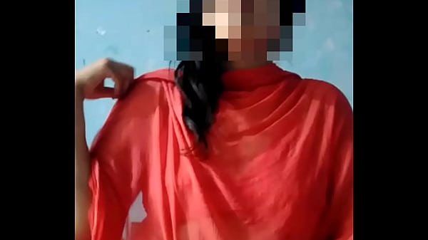 New Delhi Girl Sarah Azmeri Showing Her Boobs In Sex Chat 