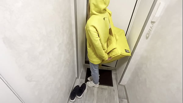 Hard fucking a food delivery girl in a young pussy on the couch  