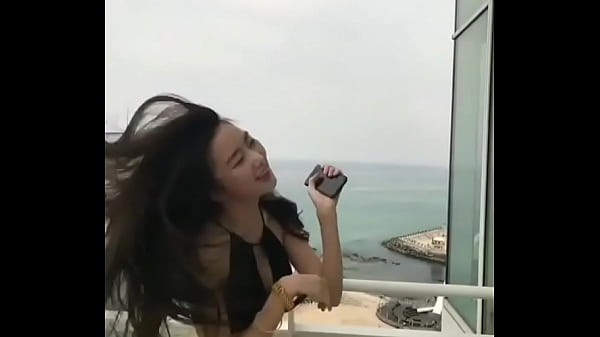 Girl in black bikini, is there a version with sound