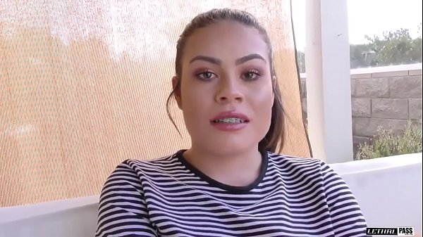 Veronica Valentine is a young rim jobber!  OH YEAH FEEL THAT SLOBBER!!