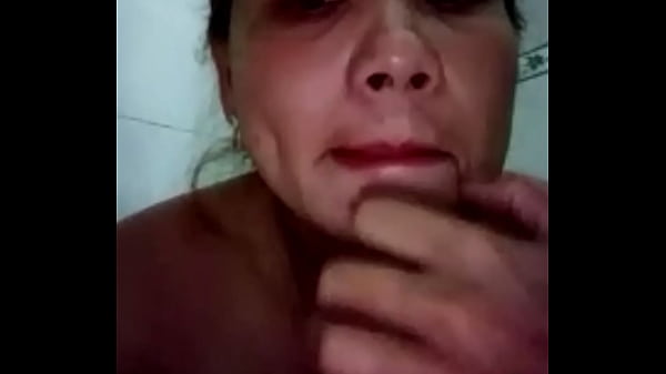 M&oacute;c l&ocirc;n chảy nước khi chị l&ecirc;n cơn d&acirc;m