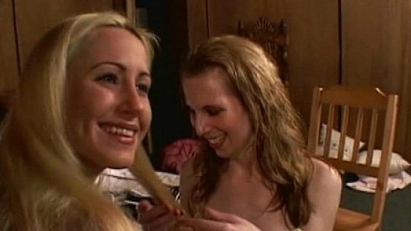 Shemale fuck huge strapon  