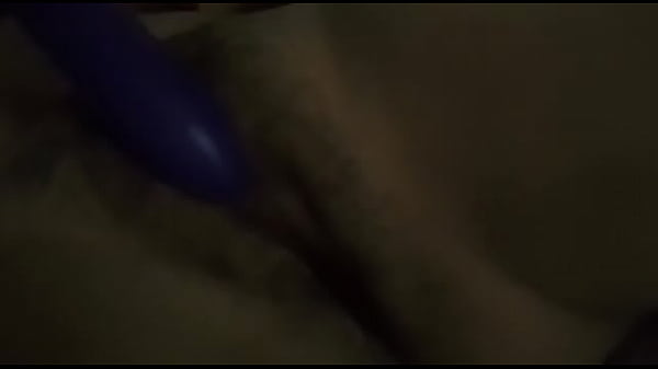 Amiga batendo siririca