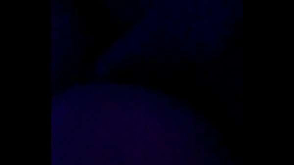 Gostosa cavalgando at&eacute; gozar