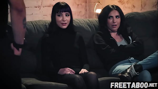 Curvy Best Friends Casey Calvert & Charlotte Sartre Share A Big Dick 