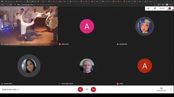 comendo aula no shopping