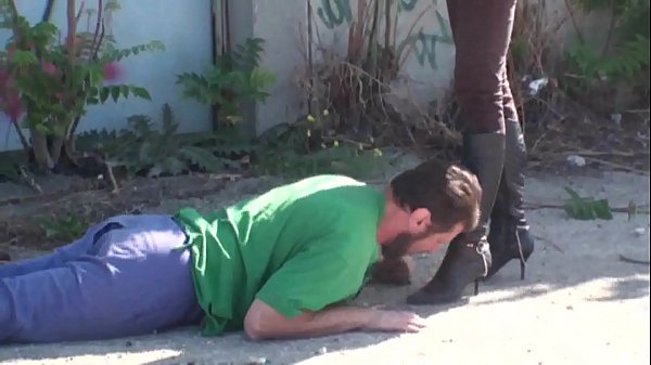 Dominant Girls use slaves to clean their shoes