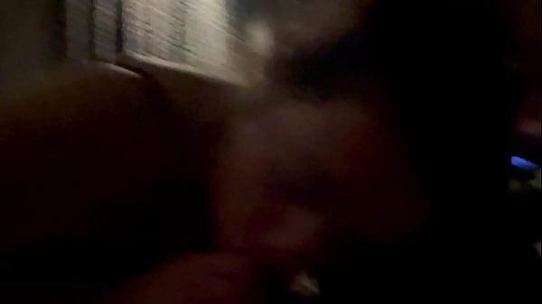 Reinarubbi - chup&aacute;ndola rico en el telo a un polic&iacute;a 