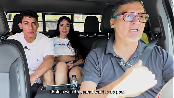 Colombian MILF fucks a young man with a HUGE DICK in the car - Juan Bustos ROAD