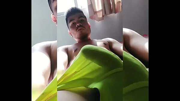 MACHO MEXICANO Y CHACAL SE MASTURBA LA VERGOTA EXHIBIENDOSE CON PLACER PARA VENIRSE A CHORROS Y SACAR LECHE ESPESA Y CALIENTE