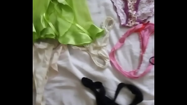 escojiendo la tanga para cojerme a la cunada