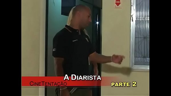 Loirinha Britney Jones ralando o cuzinho