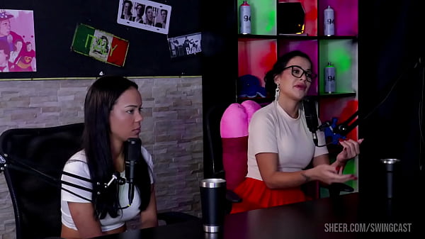 COMPILADOS DO CADU SEM F&Ocirc;LEGO NO PAPO COM TIFANY COM ALICE VASCONCELOS E PRI MELANCIA (SWING CAST) - PARTE 3 (WATCH ON: SHEER/RED)