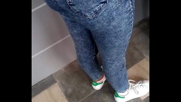 en el tropi de la rio coca rico culito