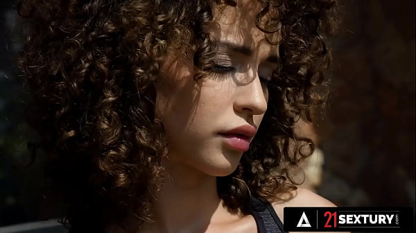 Stunning Babe Makes A Dick Cum On Her Sexy Feet