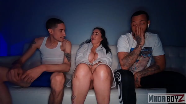 Stepmom had a threesomes with her bad stepsons