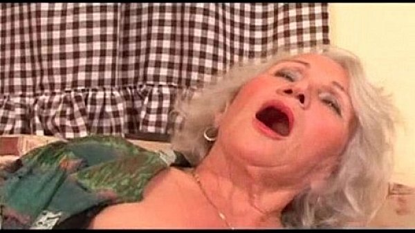 Big Tits Hairy MILF gets POV 12