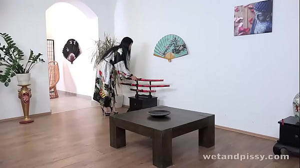 Squirting orgasm from fucking numchucks  