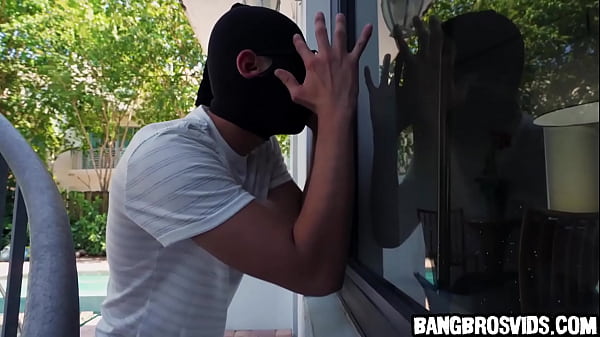 Milf caught a panty robber and fucked him