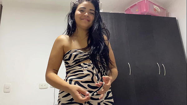 Le ofrezco dinero a mi hermanastra para que tenga relaciones conmigo  