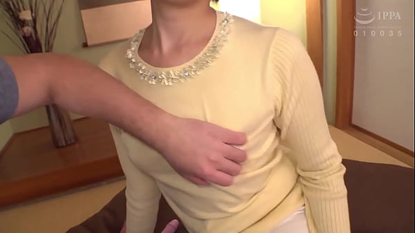 Chiaki, 31, is a slender, beautiful housewife who used to be a nude model... pt1  