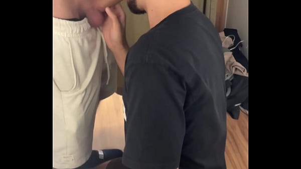 DANDO PRA UM BOY PUTO NO PROVADOR DA LOJA NO SHOPPING. QUASE NOS PEGARAM. - FREE  