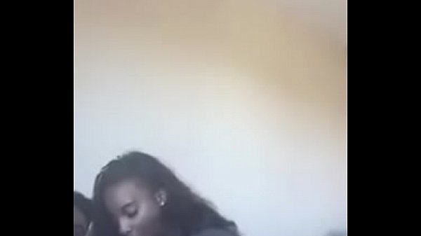 Black Queen suckin dick 