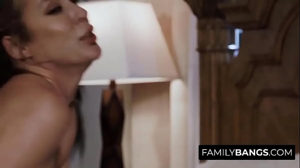 Old Cousins Have a Romantic Late Meeting ⭐ FamilyBangs.com