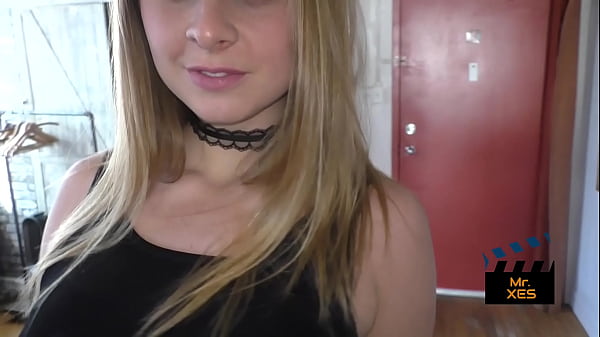 Sexy Blonde High Class Throatpie