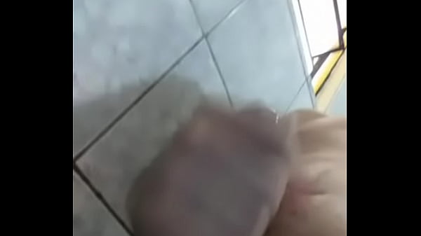 Melhor amigo gozando, queria ta la bebendo esse leite