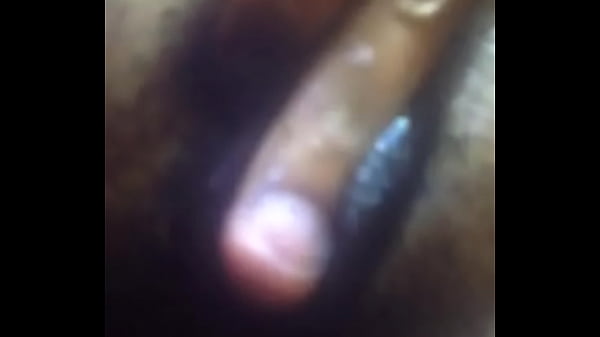 Novinha dan&ccedil;ando funk bem gostoso