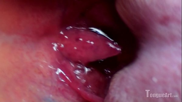 Pixies opens her mouth super wide