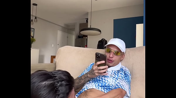 O CUZINHO DELE FICOU MOLHADINHO IGUAL BUCETA DE TANTO LEVAR ROLA  