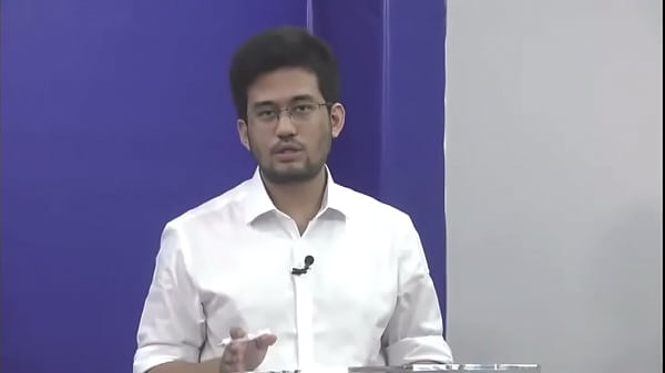 Kim comendo Coppolla  