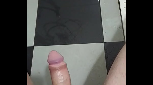 晨勃被涨醒，潮吹一波 