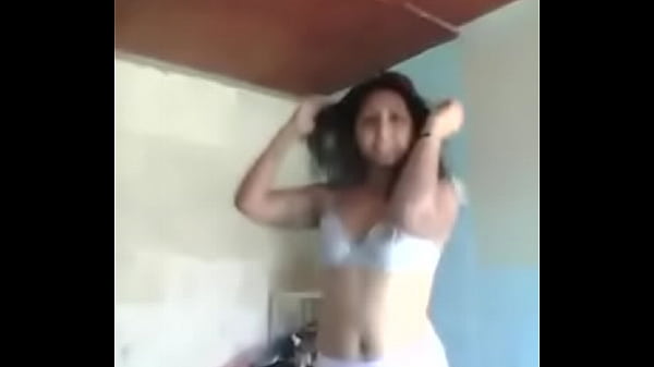 Perrita dayana bailando