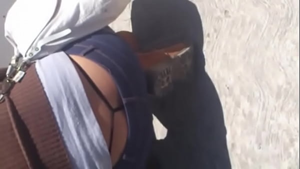 Hilo dental entregando cartas